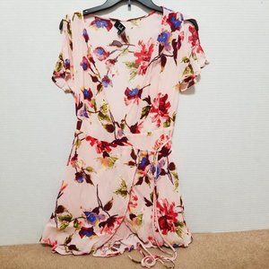 Lulu's dress Small floral print split flutter sleeve v-neck tie wrap mini flirty